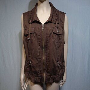 Brown CJ Banks full zip vest in size X.